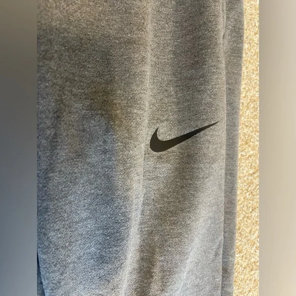 Men’s Nike Dri-Fit Gray Sweatpants - Picture 4 of 5